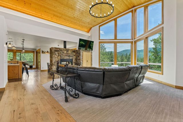 23418 E Broken Lance Ln, Liberty Lake, WA 99019
