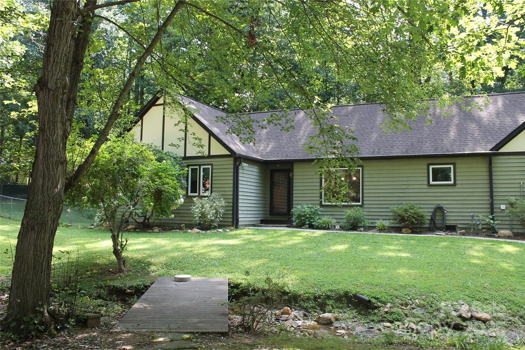 23 Ballantree Drive, Asheville, NC 28803