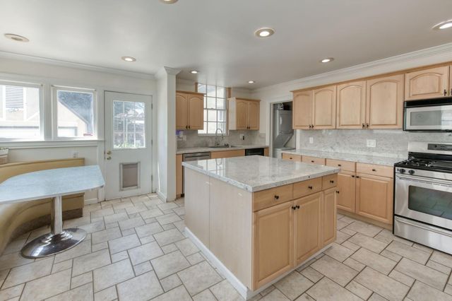 544 E Clinton, Fresno, CA 93704