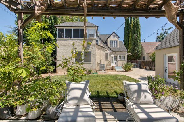 544 E Clinton, Fresno, CA 93704