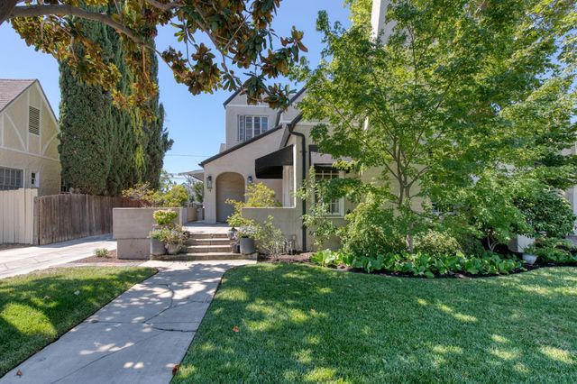 544 E Clinton, Fresno, CA 93704