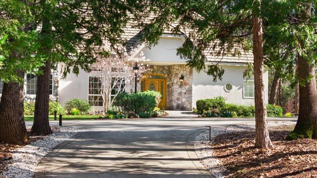 12540 Beaver Dr, Grass Valley, CA 95945