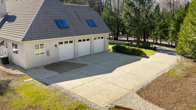 12540 Beaver Dr, Grass Valley, CA 95945