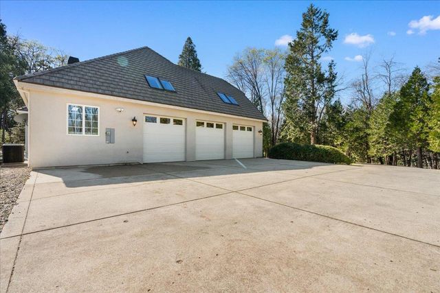 12540 Beaver Dr, Grass Valley, CA 95945
