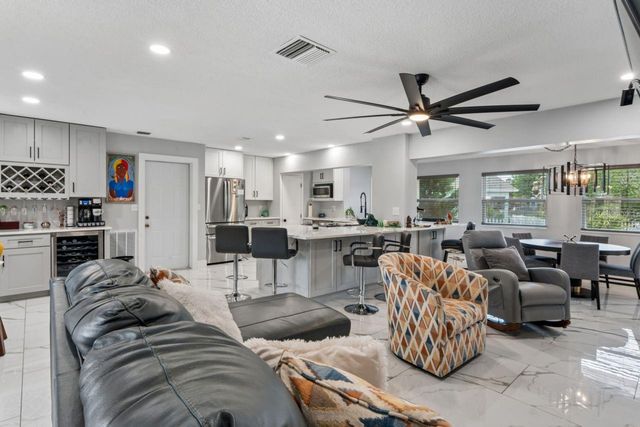 6245 WARREN AVE, New Port Richey, FL 34653