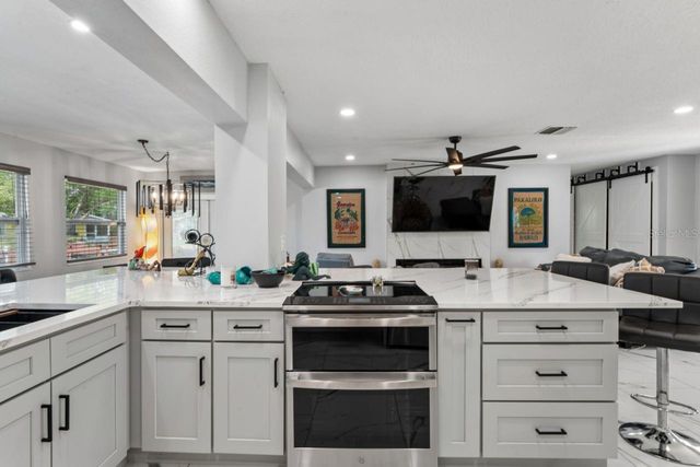 6245 WARREN AVE, New Port Richey, FL 34653