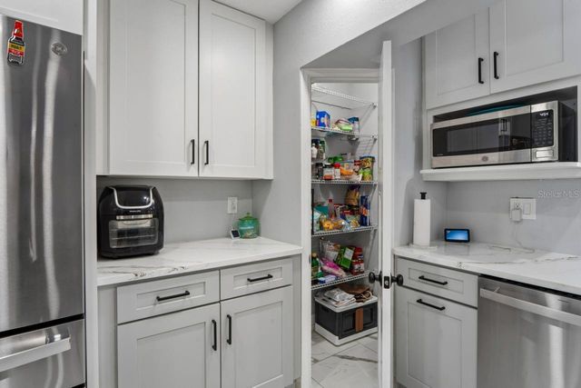 6245 WARREN AVE, New Port Richey, FL 34653
