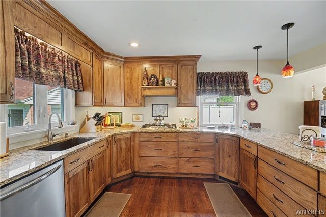 100 Wayne Avenue, Amherst, NY 14228