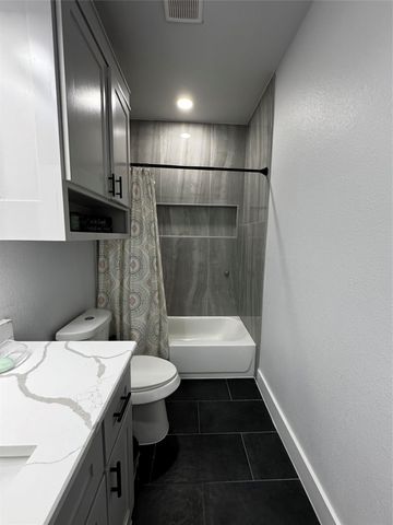 3207 NW 30th Street, Fort Worth, TX 76106