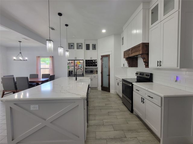 3207 NW 30th Street, Fort Worth, TX 76106