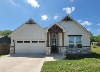 3207 NW 30th Street, Fort Worth, TX 76106