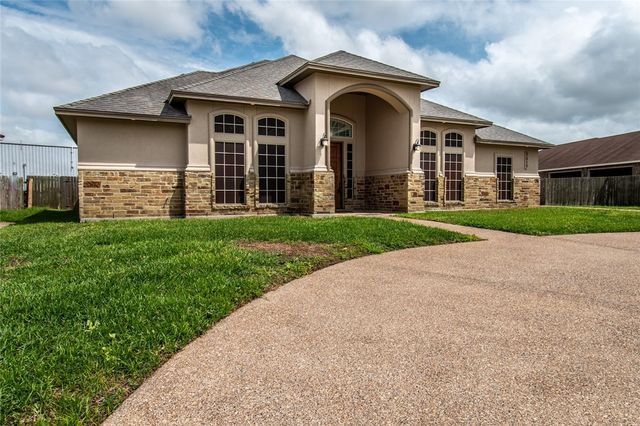 5517 Crossridge Dr, Corpus Christi, TX 78413