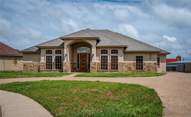 5517 Crossridge Dr, Corpus Christi, TX 78413