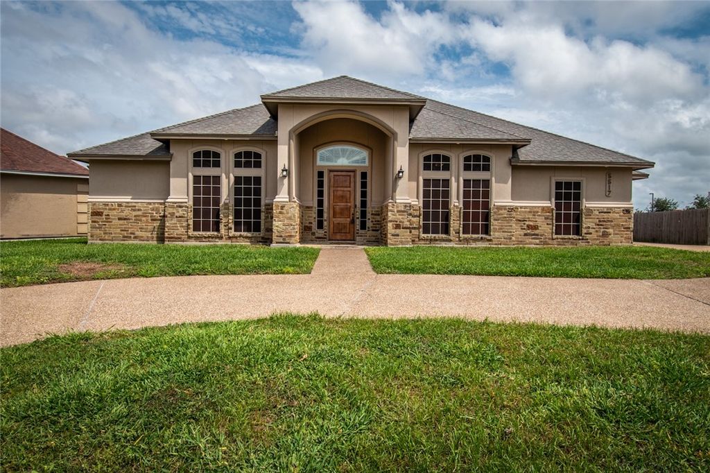5517 Crossridge Dr, Corpus Christi, TX 78413