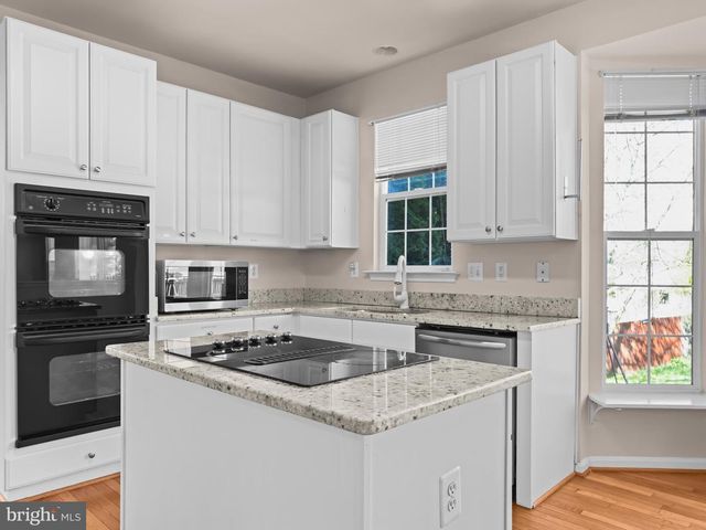 7712 BLUE POINT AVE, Beltsville, MD 20705