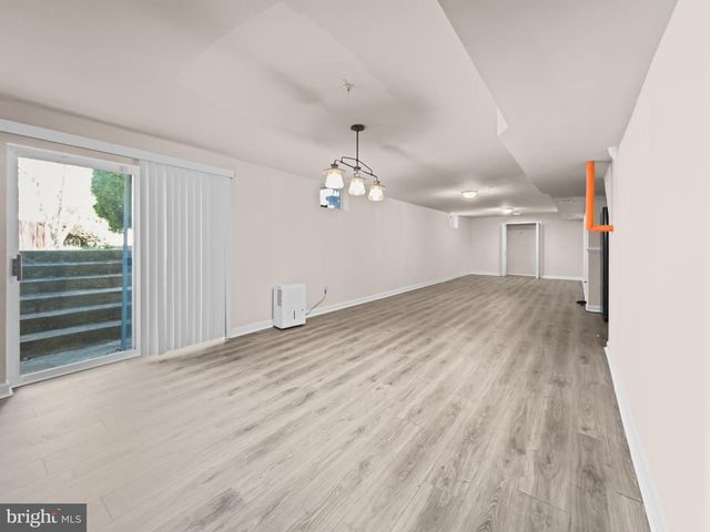 7712 BLUE POINT AVE, Beltsville, MD 20705