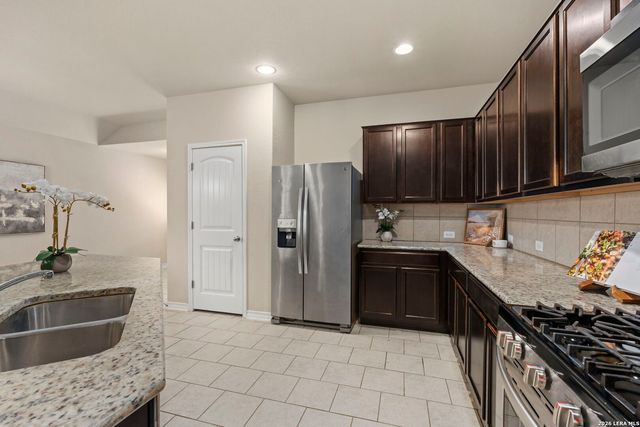 8750 Fischer Falls, San Antonio, TX 78254