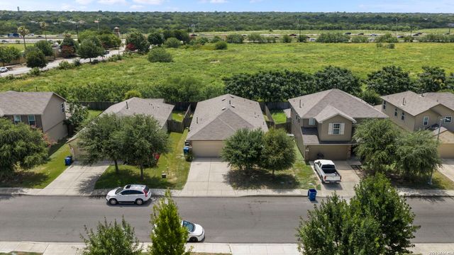 8750 Fischer Falls, San Antonio, TX 78254
