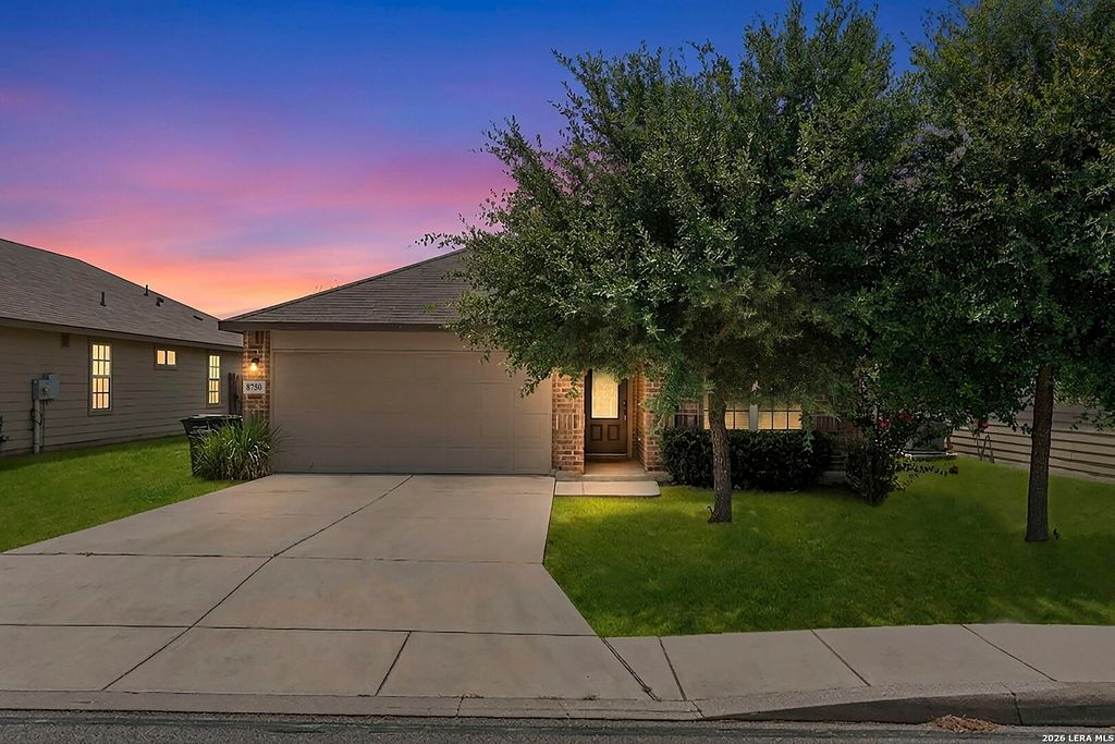 8750 Fischer Falls, San Antonio, TX 78254