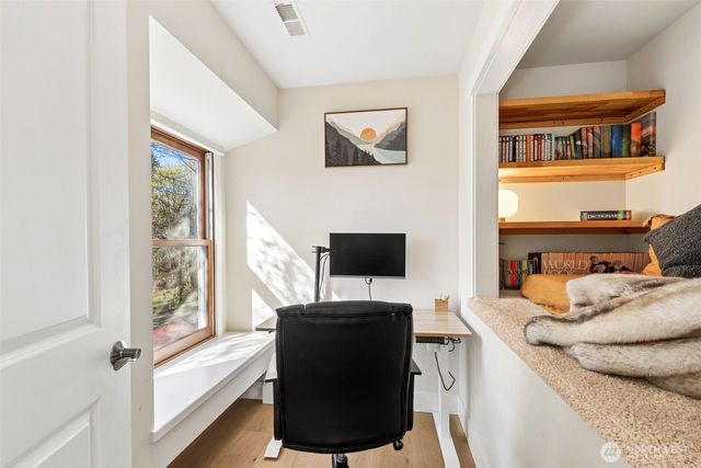 7238 Lakemont Boulevard SE, Bellevue, WA 98006