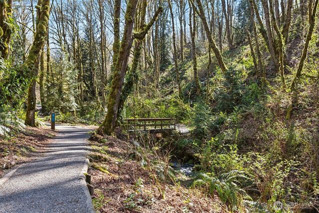 7238 Lakemont Boulevard SE, Bellevue, WA 98006