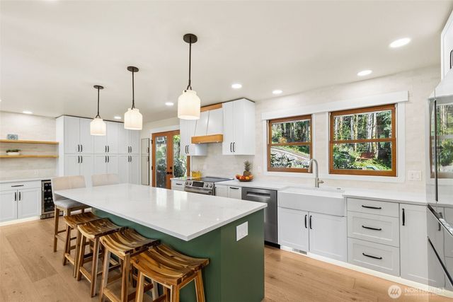 7238 Lakemont Boulevard SE, Bellevue, WA 98006