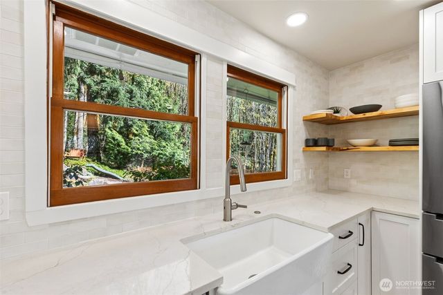 7238 Lakemont Boulevard SE, Bellevue, WA 98006