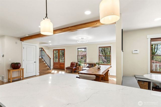 7238 Lakemont Boulevard SE, Bellevue, WA 98006