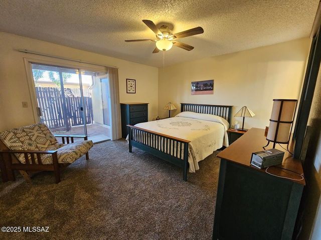 896 S Pantano Road, Tucson, AZ 85710