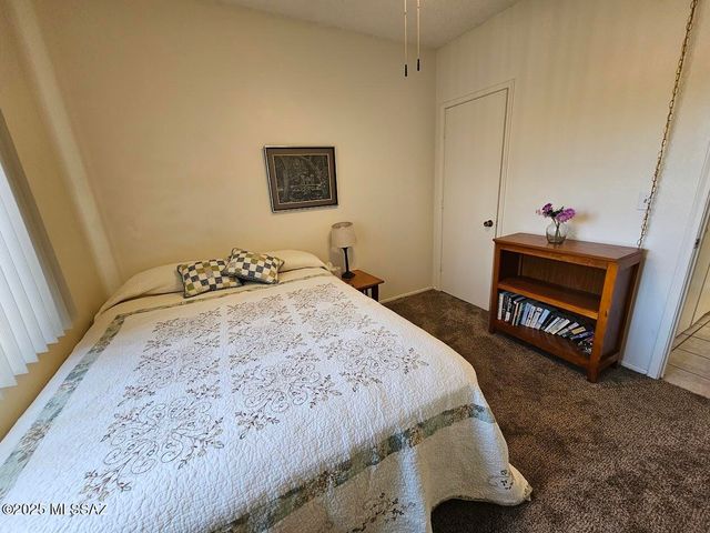 896 S Pantano Road, Tucson, AZ 85710