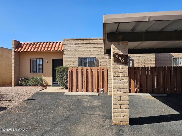 896 S Pantano Road, Tucson, AZ 85710