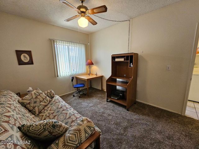 896 S Pantano Road, Tucson, AZ 85710