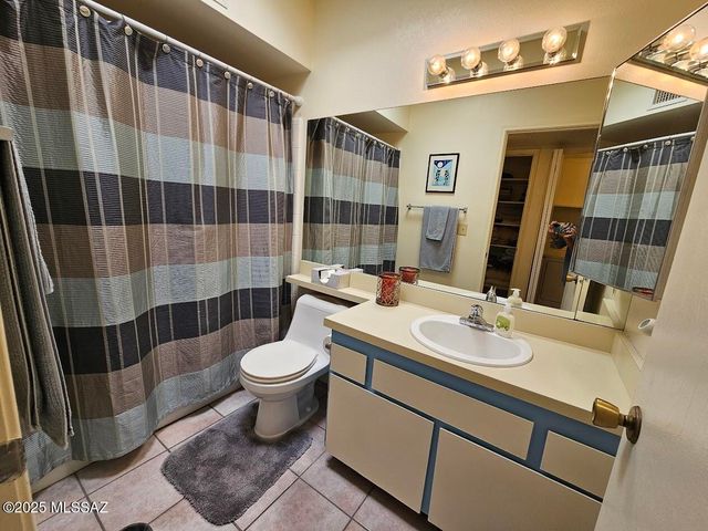 896 S Pantano Road, Tucson, AZ 85710