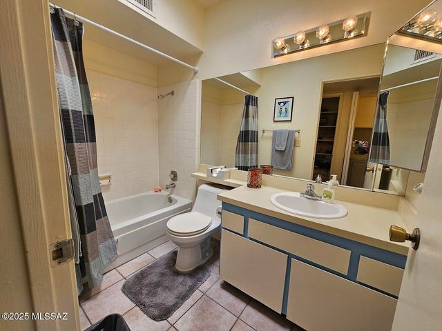 896 S Pantano Road, Tucson, AZ 85710