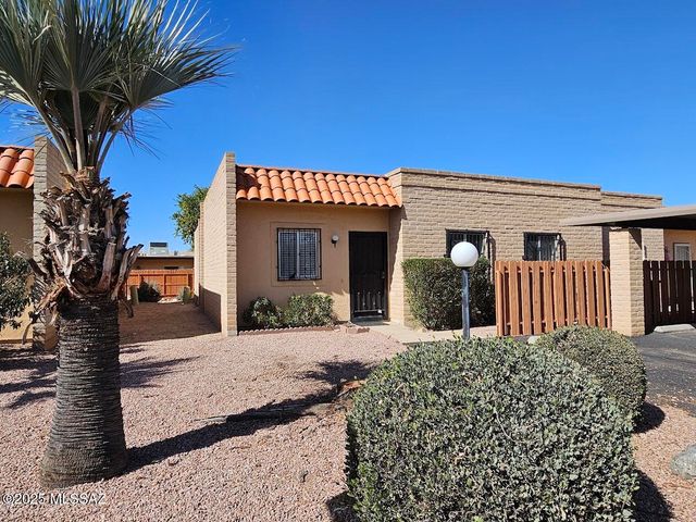 896 S Pantano Road, Tucson, AZ 85710