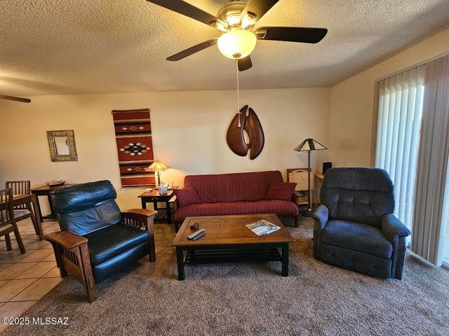 896 S Pantano Road, Tucson, AZ 85710