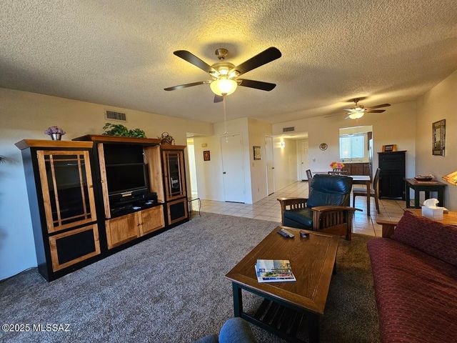 896 S Pantano Road, Tucson, AZ 85710