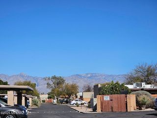 896 S Pantano Road, Tucson, AZ 85710