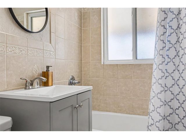 3041 S Glencoe St, Denver, CO 80222