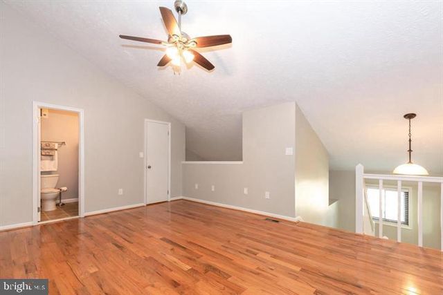 2233 HUNTERS RUN DR, Reston, VA 20191