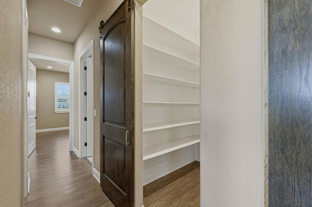 120 W Vienna DR, Hutto, TX 78634