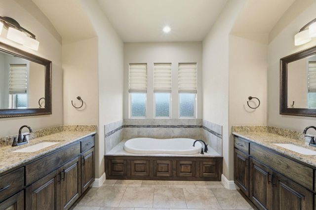 120 W Vienna DR, Hutto, TX 78634