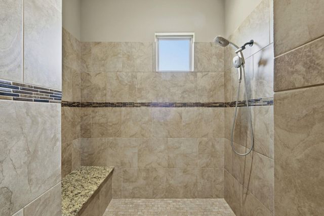 120 W Vienna DR, Hutto, TX 78634