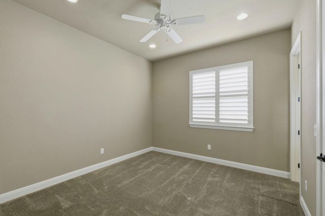 120 W Vienna DR, Hutto, TX 78634