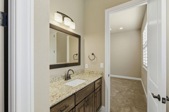 120 W Vienna DR, Hutto, TX 78634