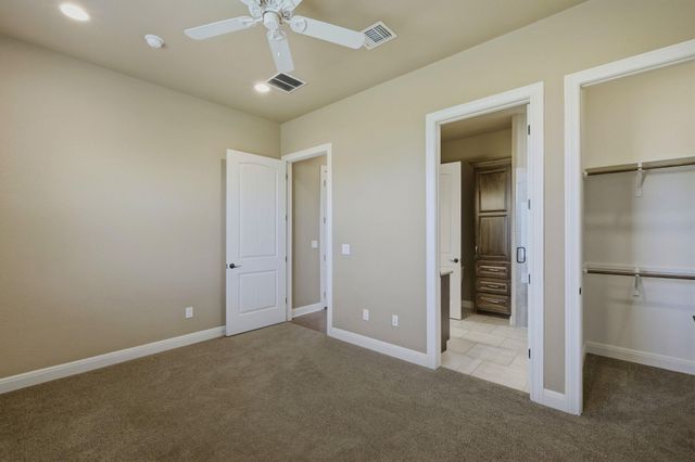 120 W Vienna DR, Hutto, TX 78634