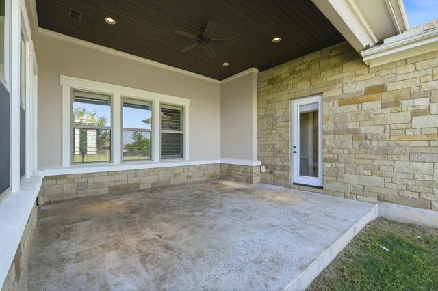 120 W Vienna DR, Hutto, TX 78634