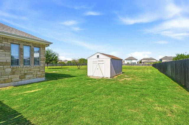 120 W Vienna DR, Hutto, TX 78634