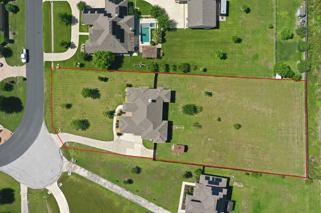 120 W Vienna DR, Hutto, TX 78634