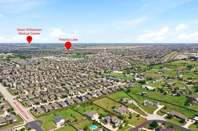 120 W Vienna DR, Hutto, TX 78634